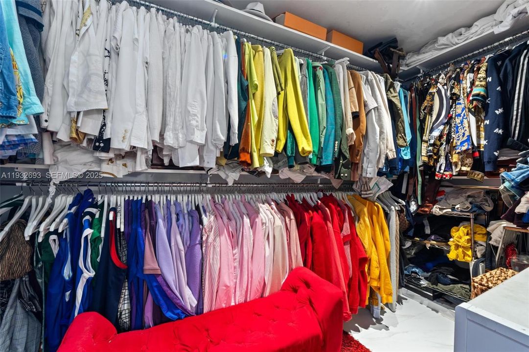 For Sale: $600,000 (3 beds, 3 baths, 1383 Square Feet)