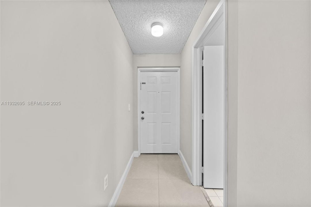 For Sale: $259,900 (2 beds, 2 baths, 1183 Square Feet)