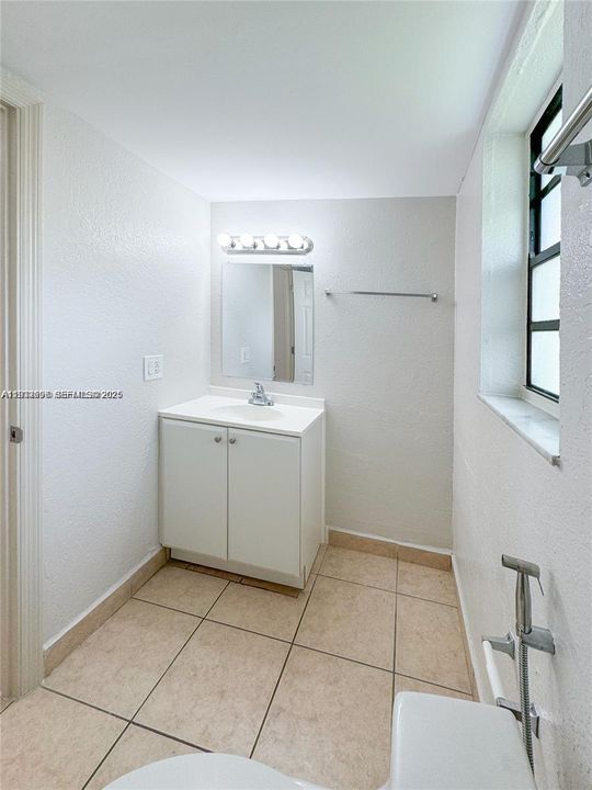 В аренду: $2,400 (2 спален, 2 ванн, 993 Квадратных фут)