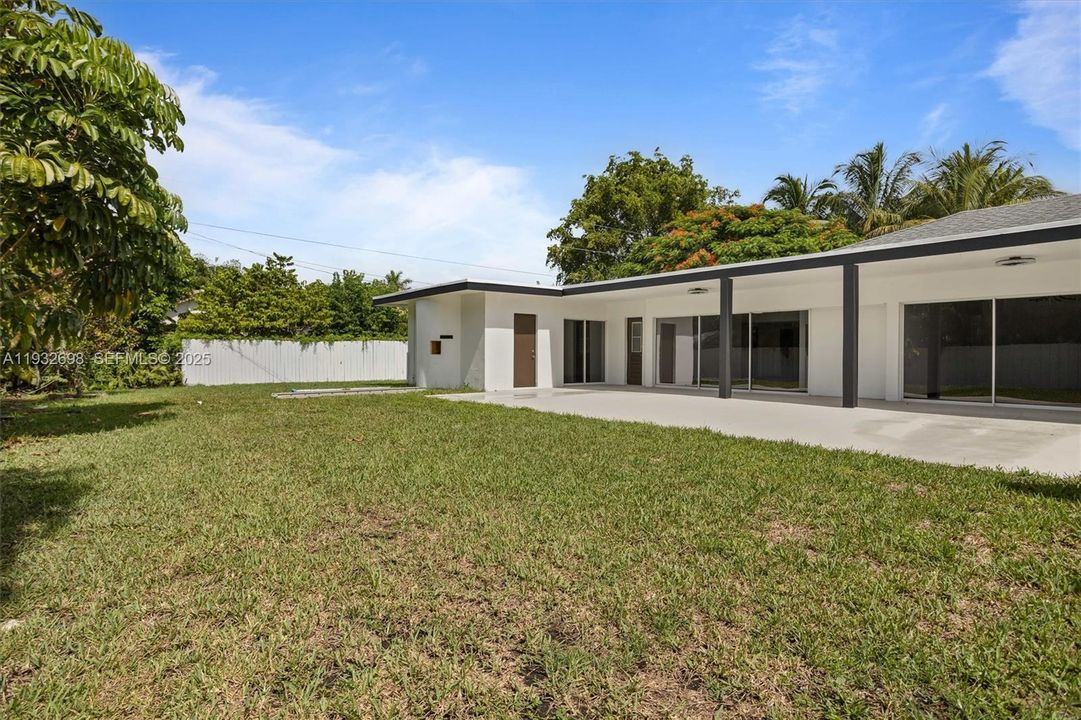 En Renta: $5,400 (5 camas, 3 baños, 3400 Pies cuadrados)