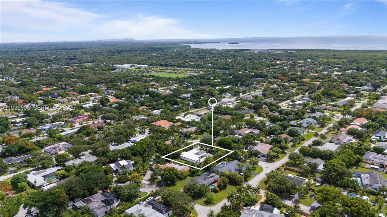 En Renta: $5,400 (5 camas, 3 baños, 3400 Pies cuadrados)