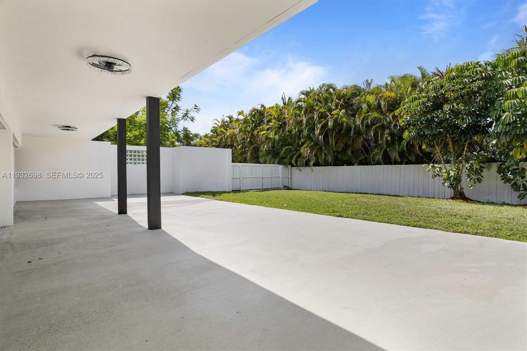 En Renta: $5,400 (5 camas, 3 baños, 3400 Pies cuadrados)