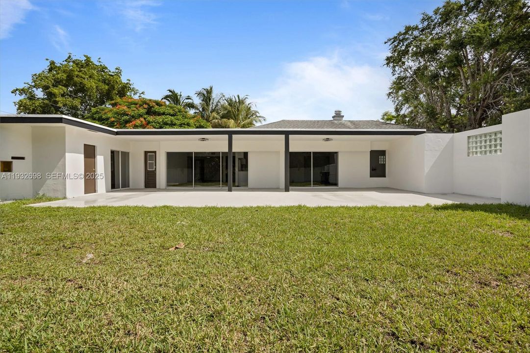 En Renta: $5,400 (5 camas, 3 baños, 3400 Pies cuadrados)