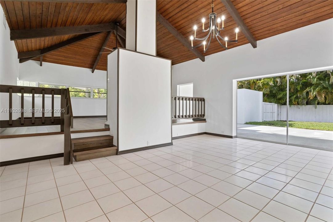 En Renta: $5,400 (5 camas, 3 baños, 3400 Pies cuadrados)