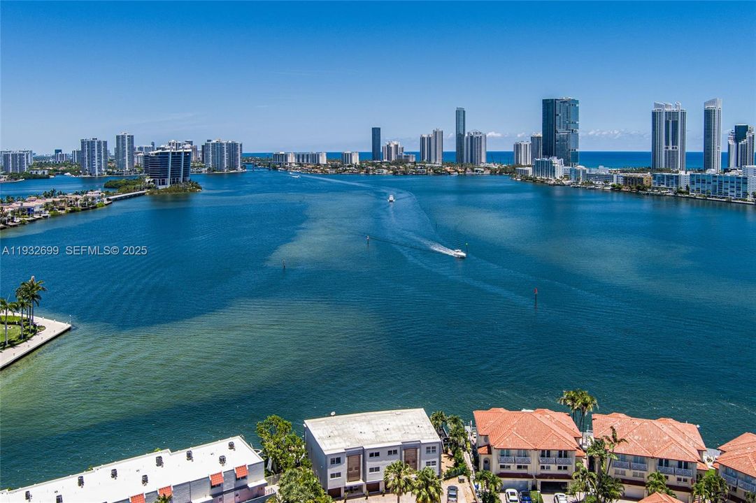 For Rent: $6,000 (2 beds, 2 baths, 1898 Square Feet)