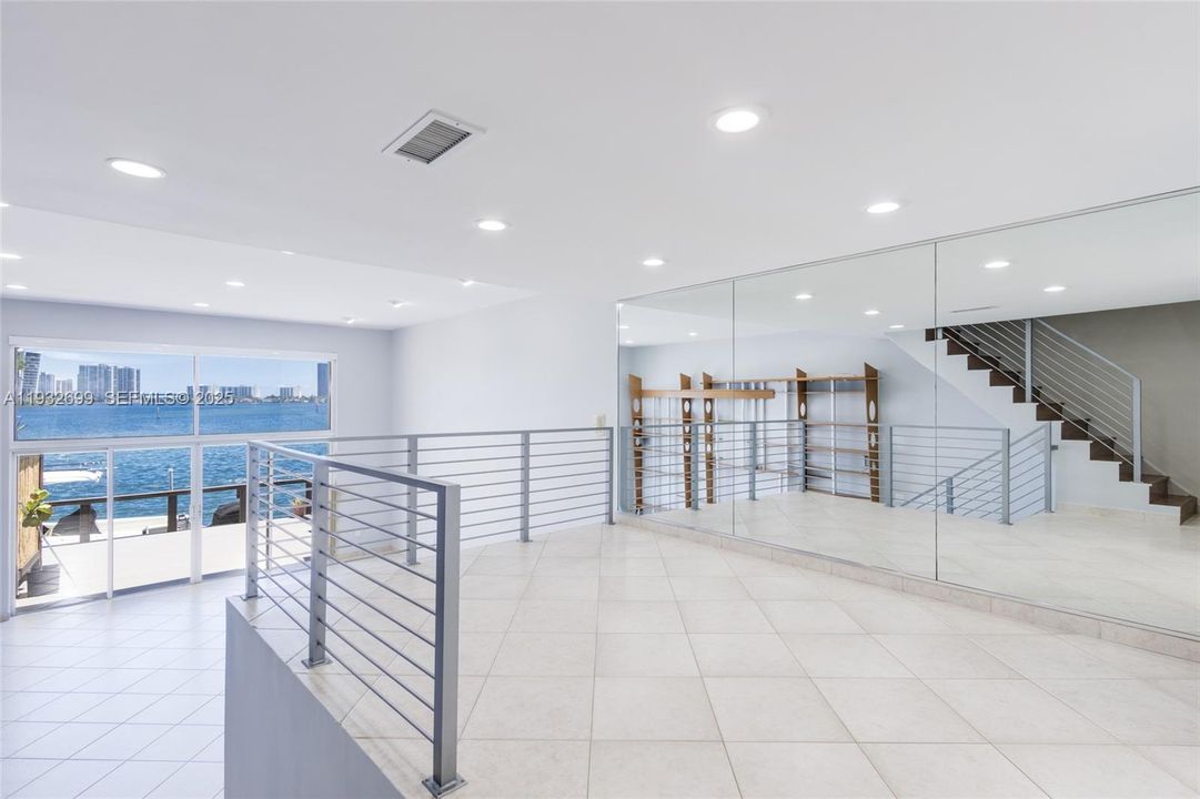 For Rent: $6,000 (2 beds, 2 baths, 1898 Square Feet)