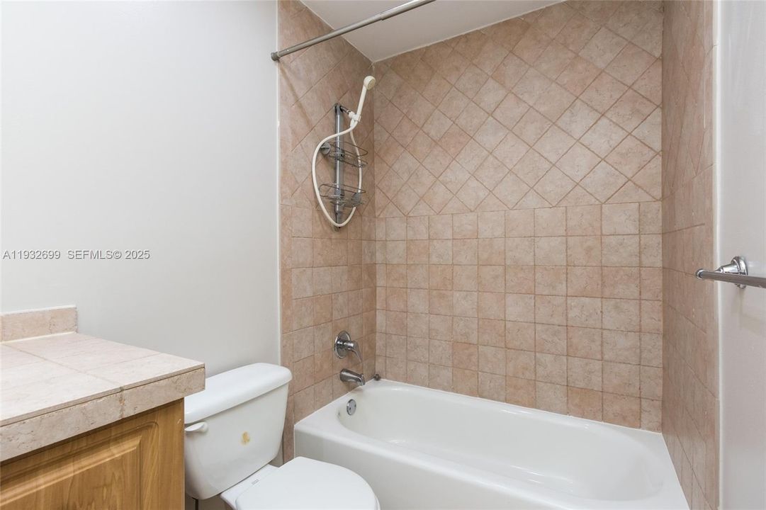 For Rent: $6,000 (2 beds, 2 baths, 1898 Square Feet)