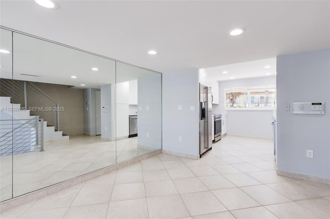 For Rent: $6,000 (2 beds, 2 baths, 1898 Square Feet)