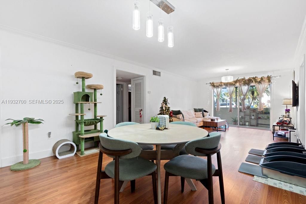 На продажу: $385,000 (3 спален, 2 ванн, 1269 Квадратных фут)