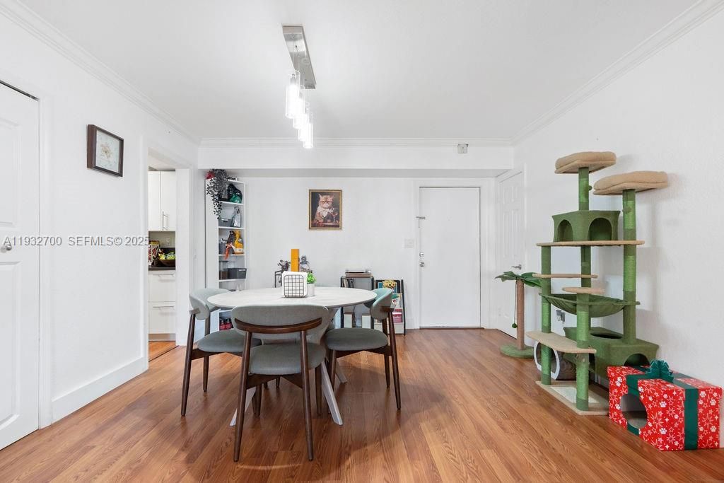 На продажу: $385,000 (3 спален, 2 ванн, 1269 Квадратных фут)