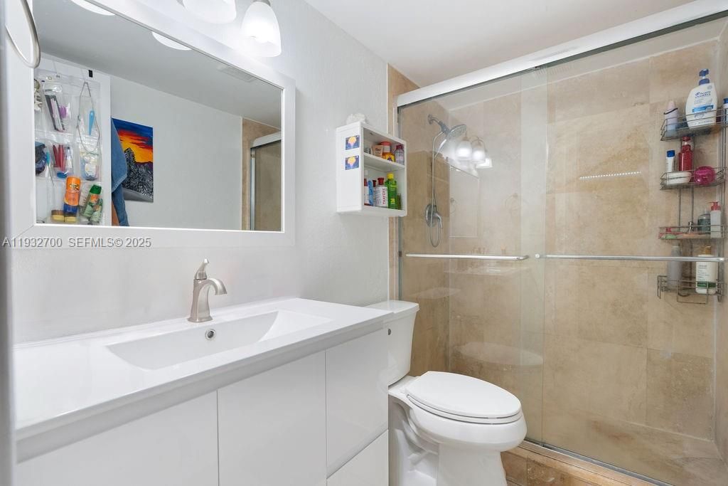 На продажу: $385,000 (3 спален, 2 ванн, 1269 Квадратных фут)