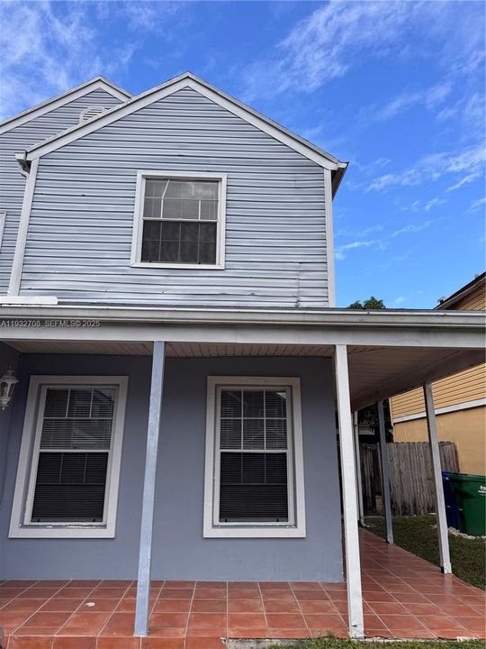 En Renta: $3,195 (3 camas, 2 baños, 1569 Pies cuadrados)