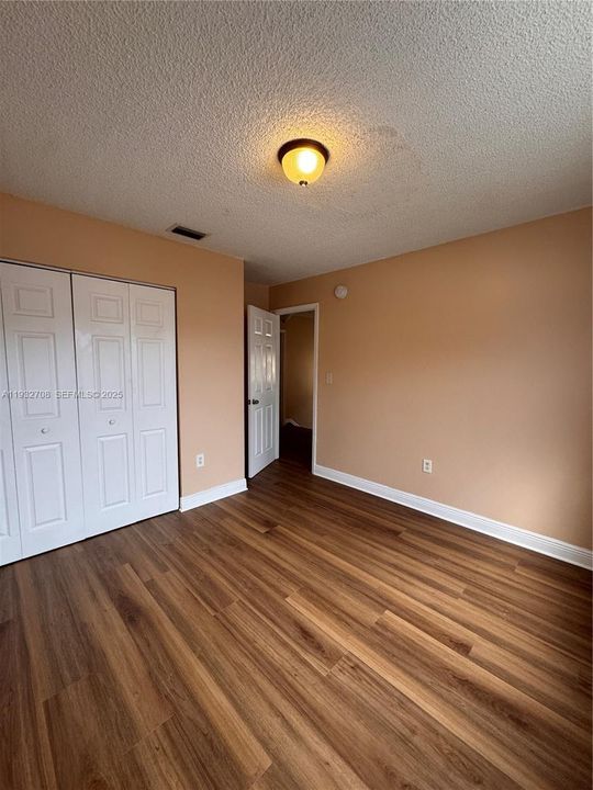 En Renta: $3,195 (3 camas, 2 baños, 1569 Pies cuadrados)