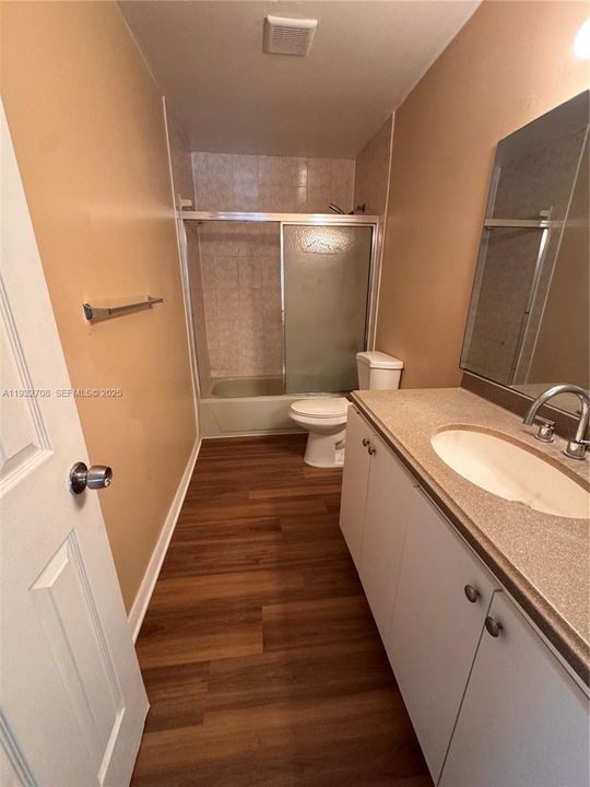 En Renta: $3,195 (3 camas, 2 baños, 1569 Pies cuadrados)