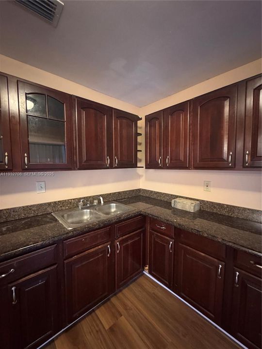 En Renta: $3,195 (3 camas, 2 baños, 1569 Pies cuadrados)