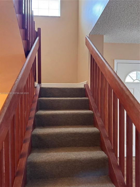 En Renta: $3,195 (3 camas, 2 baños, 1569 Pies cuadrados)