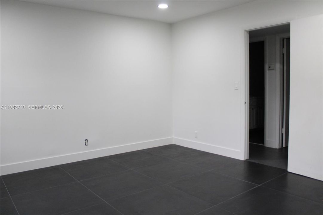 В аренду: $2,200 (2 спален, 2 ванн, 1060 Квадратных фут)