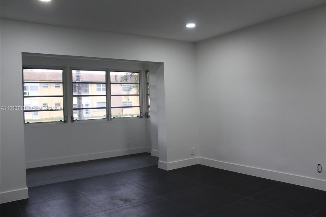 В аренду: $2,200 (2 спален, 2 ванн, 1060 Квадратных фут)