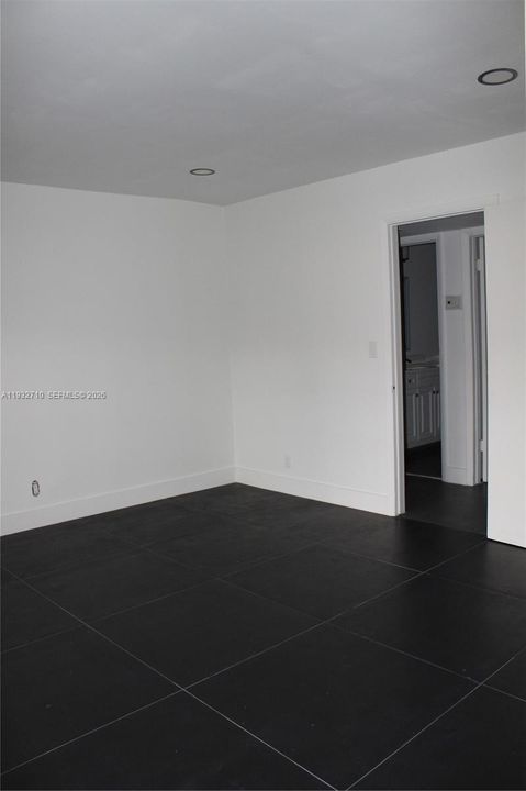 В аренду: $2,200 (2 спален, 2 ванн, 1060 Квадратных фут)