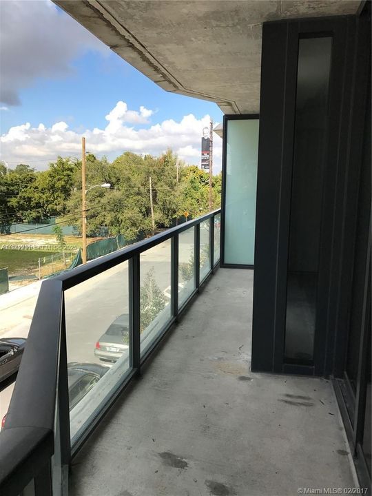 For Rent: $3,300 (1 beds, 1 baths, 714 Square Feet)