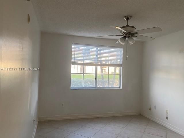 出租: $2,100 (2 贝兹, 2 浴室, 981 平方英尺)