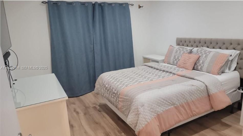 Activo con contrato: $2,000 (2 camas, 1 baños, 827 Pies cuadrados)