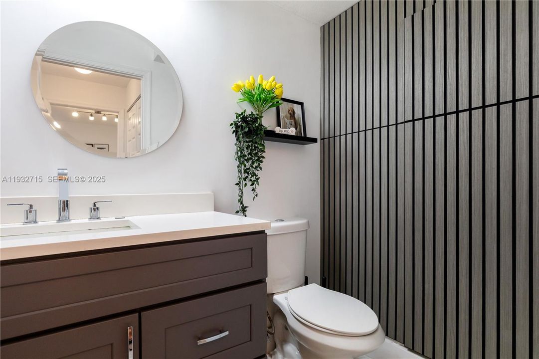 На продажу: $449,990 (2 спален, 2 ванн, 1123 Квадратных фут)