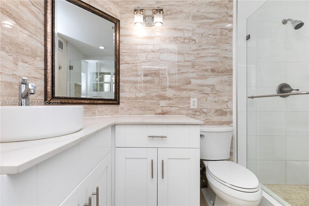 На продажу: $449,990 (2 спален, 2 ванн, 1123 Квадратных фут)