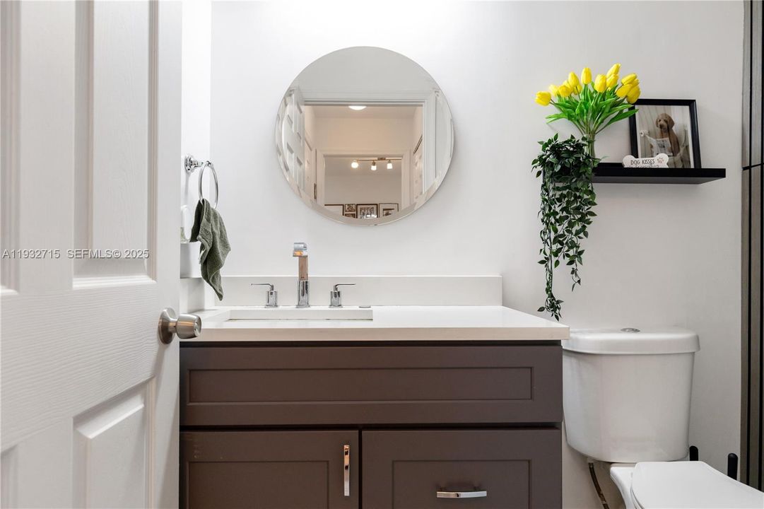 На продажу: $449,990 (2 спален, 2 ванн, 1123 Квадратных фут)