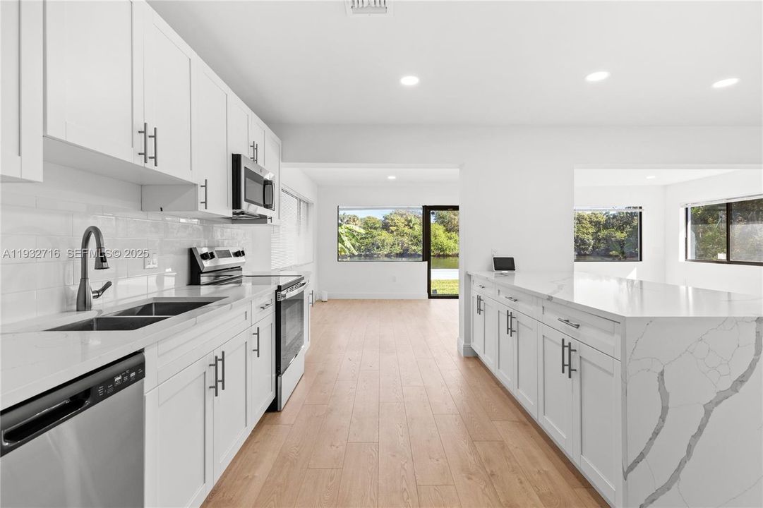 出租: $4,800 (3 贝兹, 3 浴室, 1537 平方英尺)