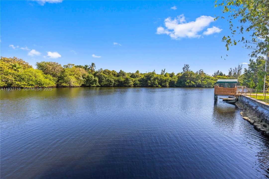 出租: $4,800 (3 贝兹, 3 浴室, 1537 平方英尺)