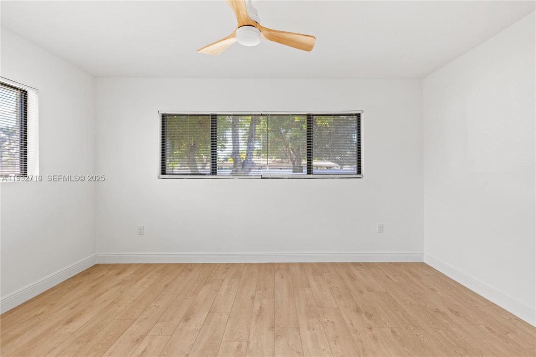 出租: $4,800 (3 贝兹, 3 浴室, 1537 平方英尺)