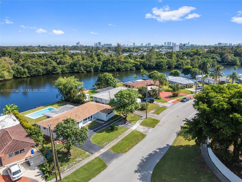 出租: $4,800 (3 贝兹, 3 浴室, 1537 平方英尺)