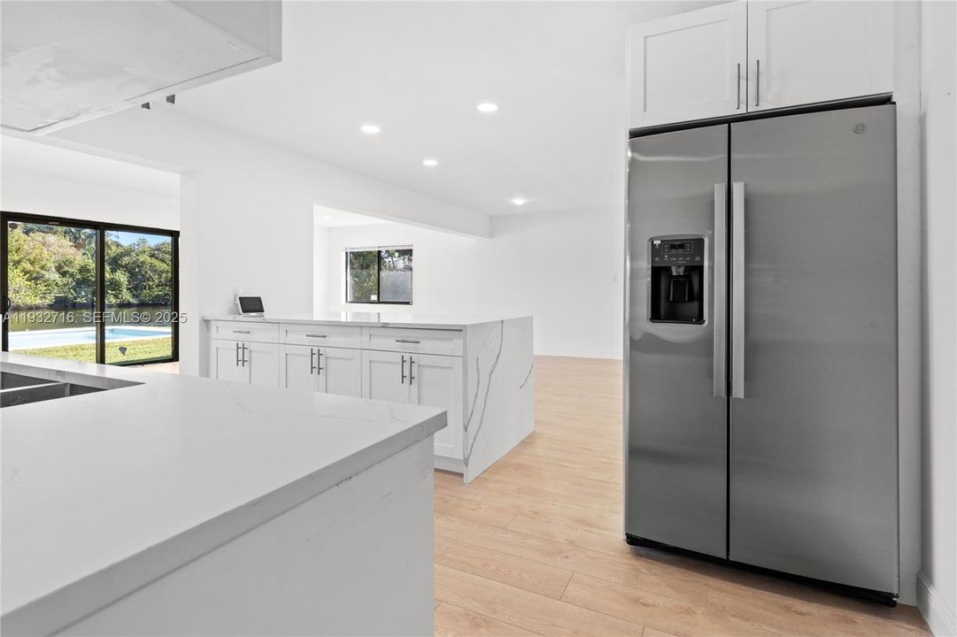 出租: $4,800 (3 贝兹, 3 浴室, 1537 平方英尺)