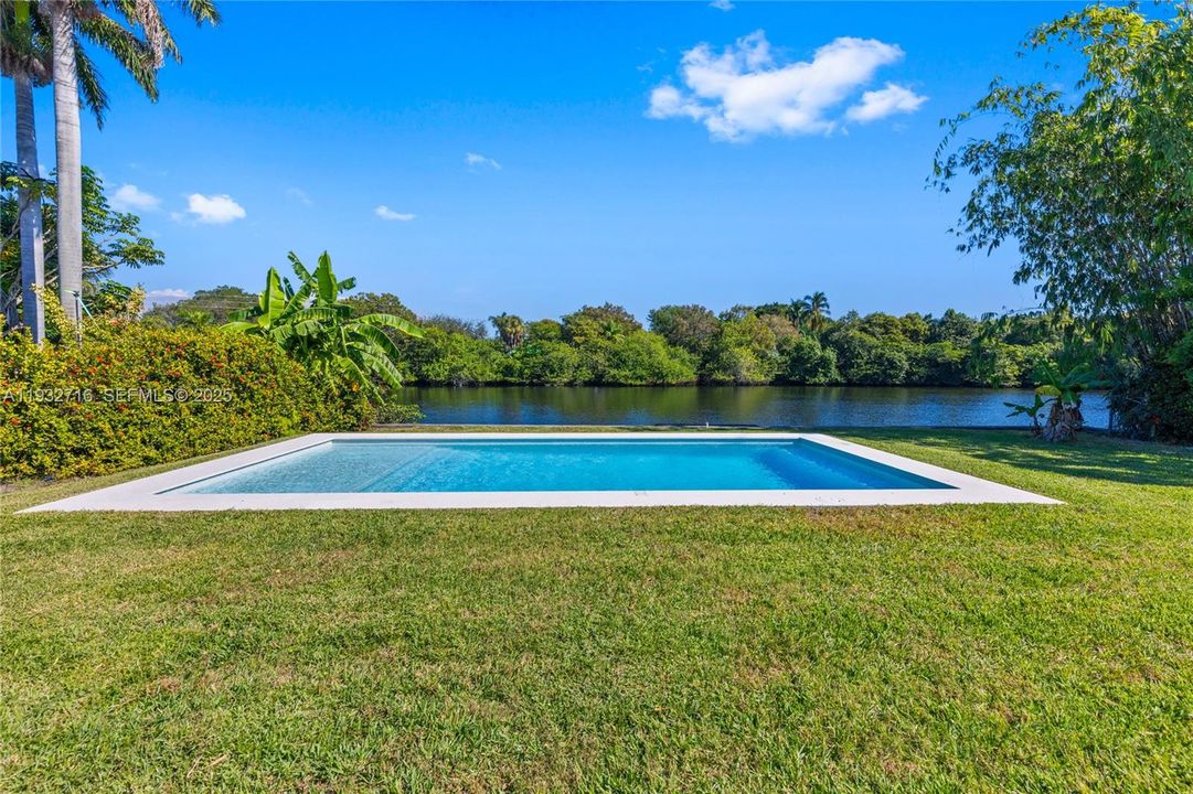 出租: $4,800 (3 贝兹, 3 浴室, 1537 平方英尺)