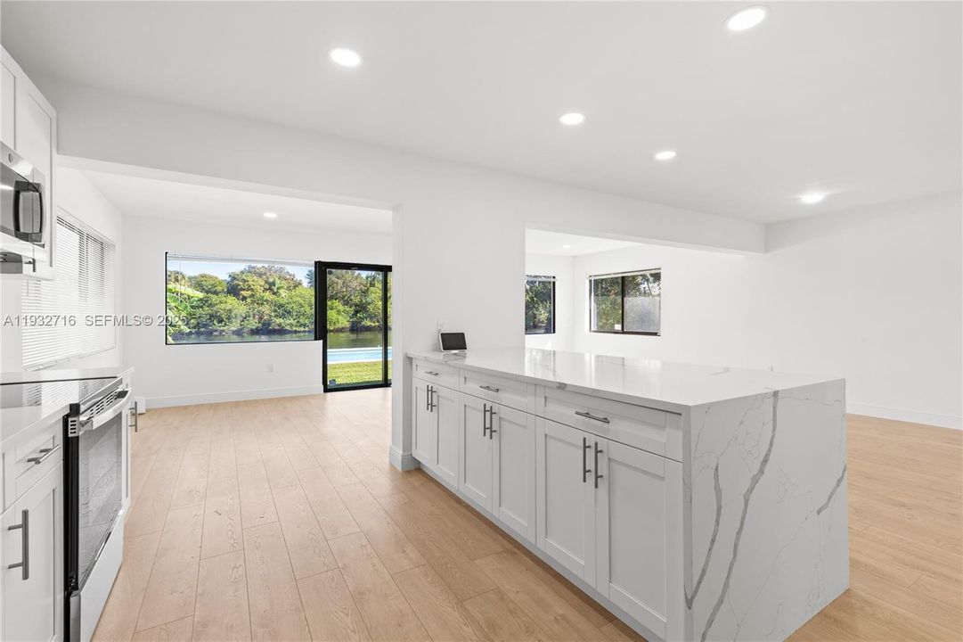 出租: $4,800 (3 贝兹, 3 浴室, 1537 平方英尺)