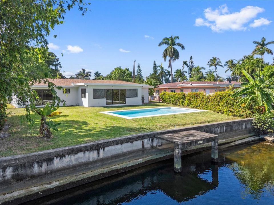 出租: $4,800 (3 贝兹, 3 浴室, 1537 平方英尺)