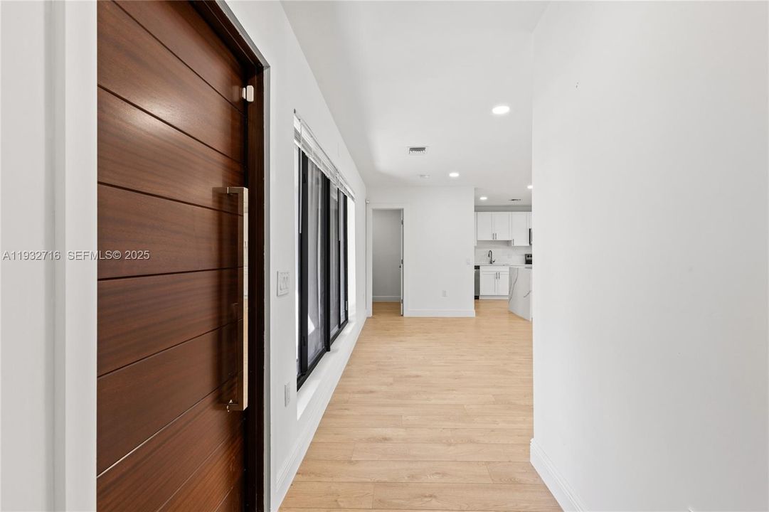 出租: $4,800 (3 贝兹, 3 浴室, 1537 平方英尺)