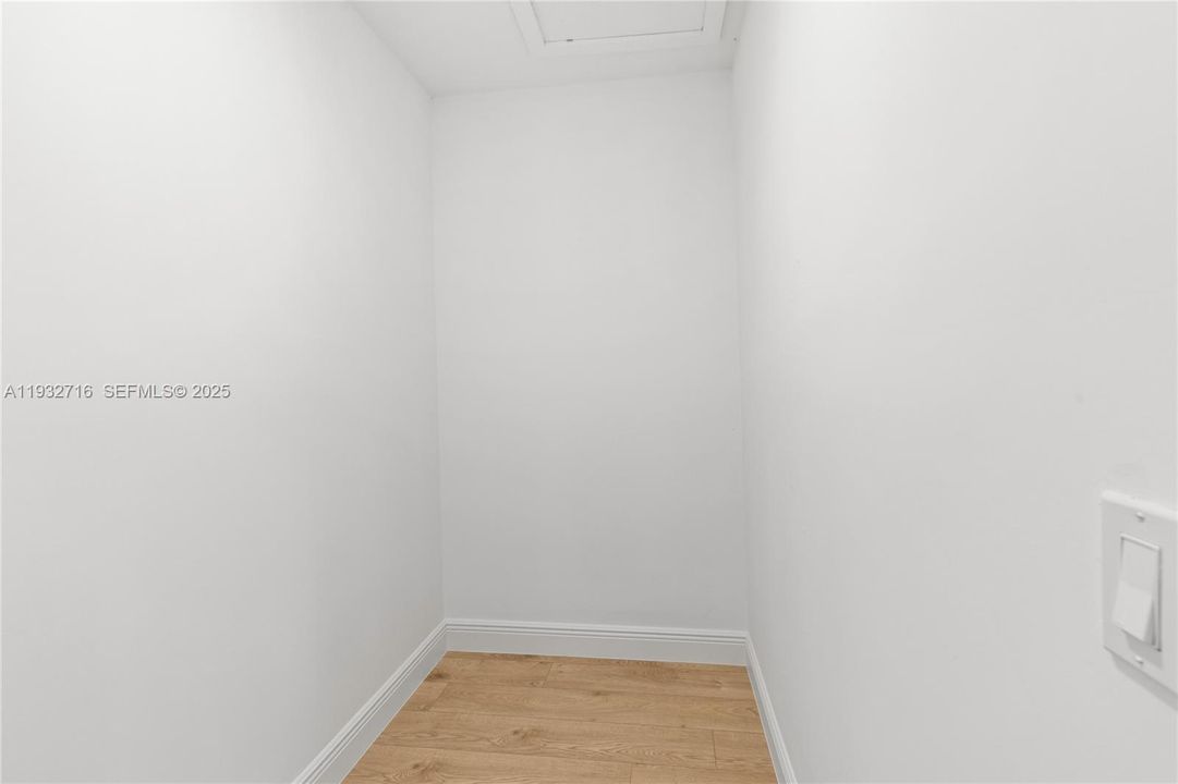 出租: $4,800 (3 贝兹, 3 浴室, 1537 平方英尺)