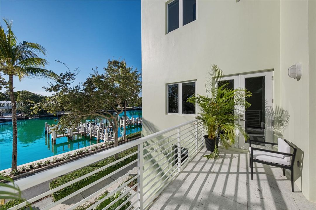 待售: $5,995,000 (5 贝兹, 5 浴室, 4574 平方英尺)