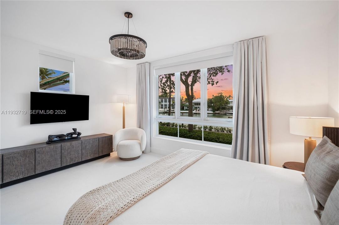 待售: $5,995,000 (5 贝兹, 5 浴室, 4574 平方英尺)