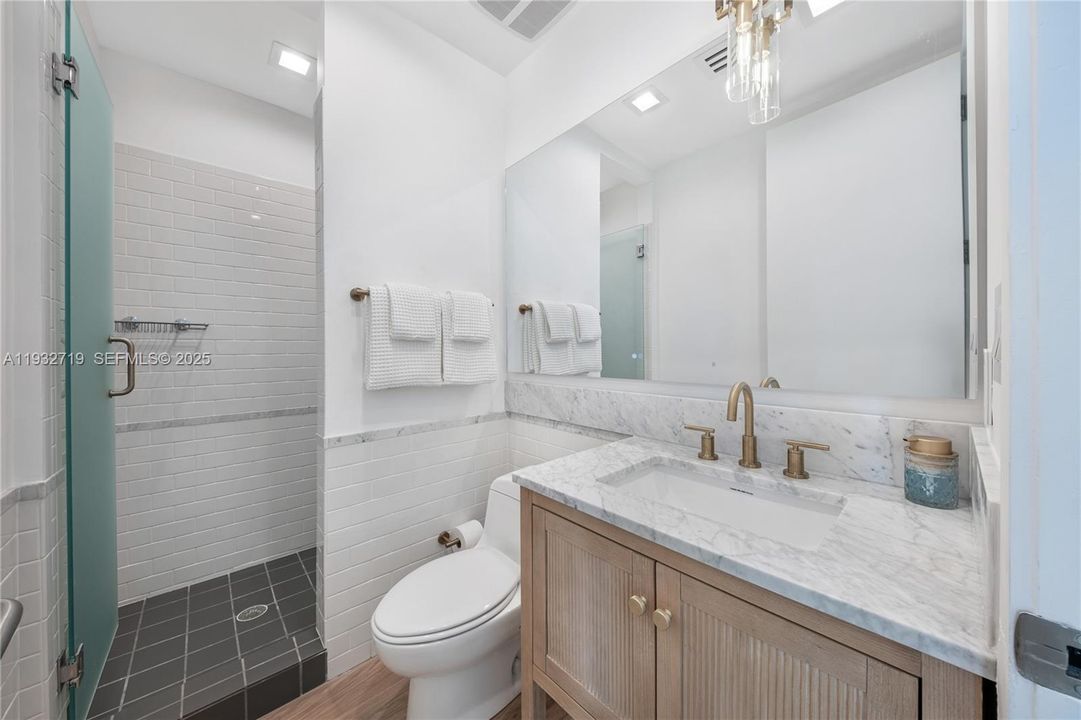 待售: $5,995,000 (5 贝兹, 5 浴室, 4574 平方英尺)