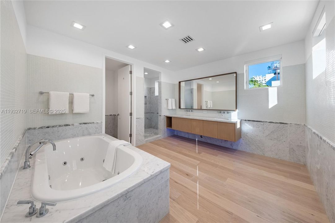 待售: $5,995,000 (5 贝兹, 5 浴室, 4574 平方英尺)