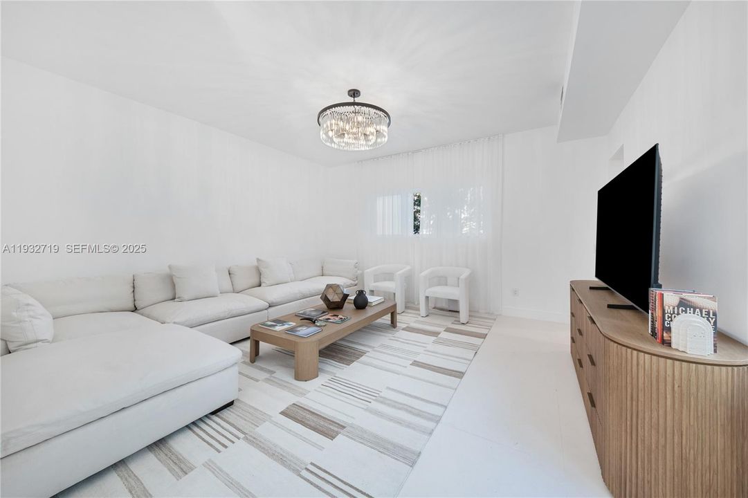 待售: $5,995,000 (5 贝兹, 5 浴室, 4574 平方英尺)