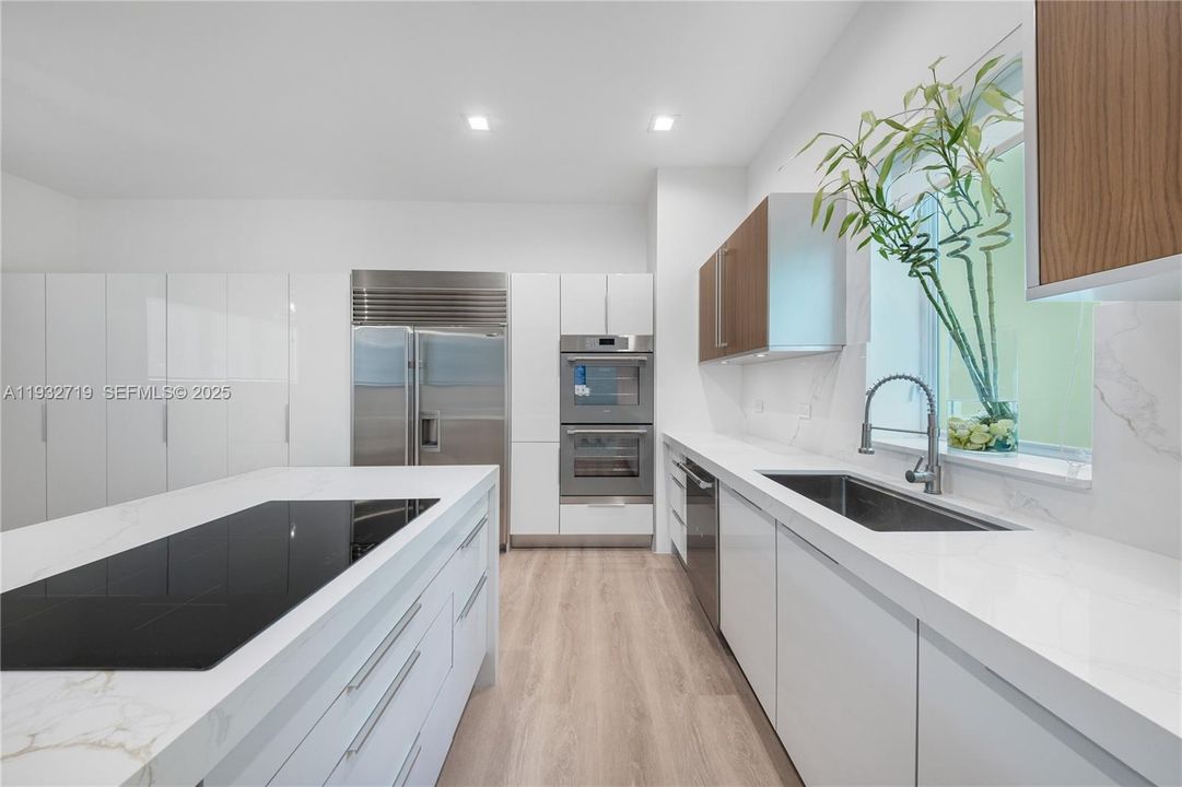 待售: $5,995,000 (5 贝兹, 5 浴室, 4574 平方英尺)