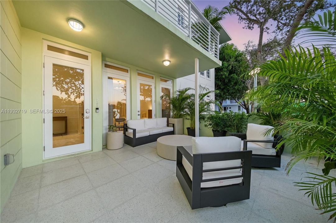 待售: $5,995,000 (5 贝兹, 5 浴室, 4574 平方英尺)