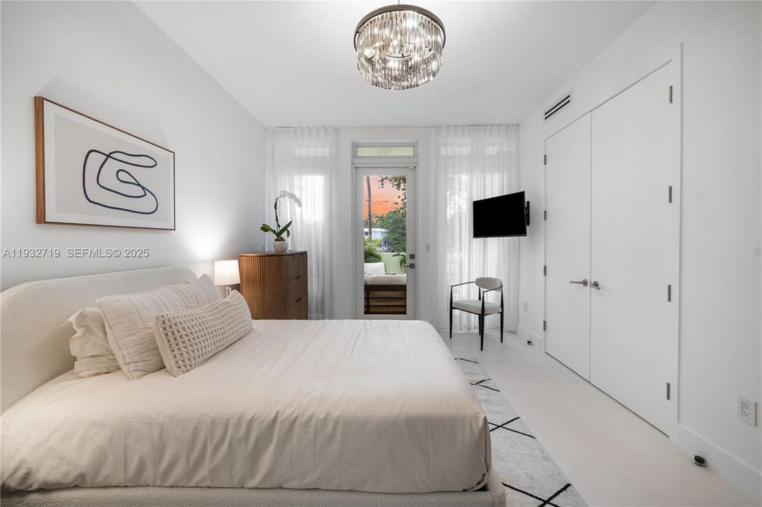 待售: $5,995,000 (5 贝兹, 5 浴室, 4574 平方英尺)