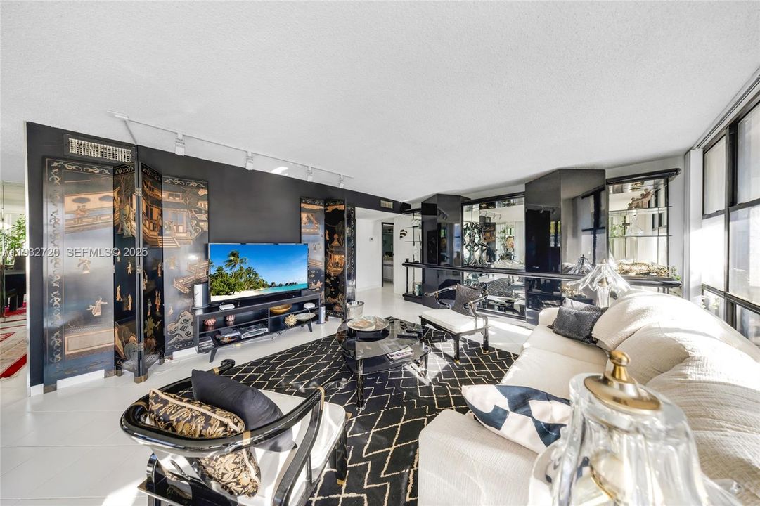 出租: $3,100 (2 贝兹, 2 浴室, 1430 平方英尺)