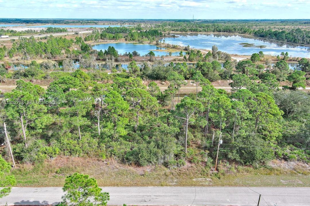 На продажу: $27,000 (0.23 acres)