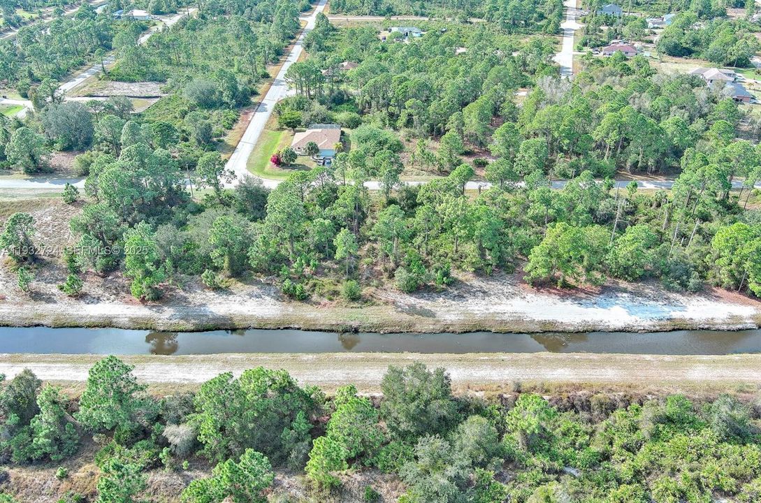 На продажу: $27,000 (0.23 acres)